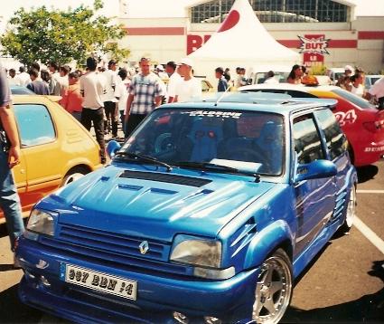 Renault Bleue.jpg