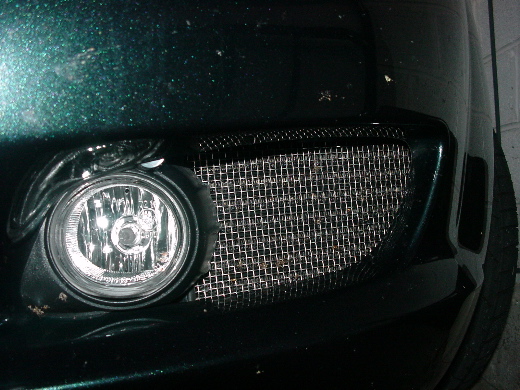 grille de radiateur d'huile
<br />en full-résolution à http://www.deval.be/Thierry/RX-8/RX-8-Images/DSC00063.JPG