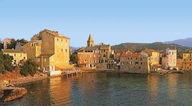 le petit village de saint flo.