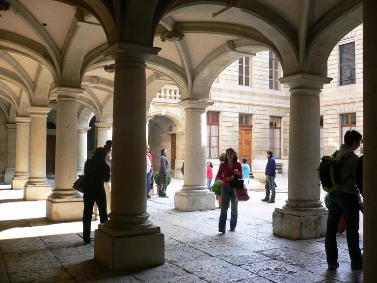 un joli batiment à Genève....une mairie ?