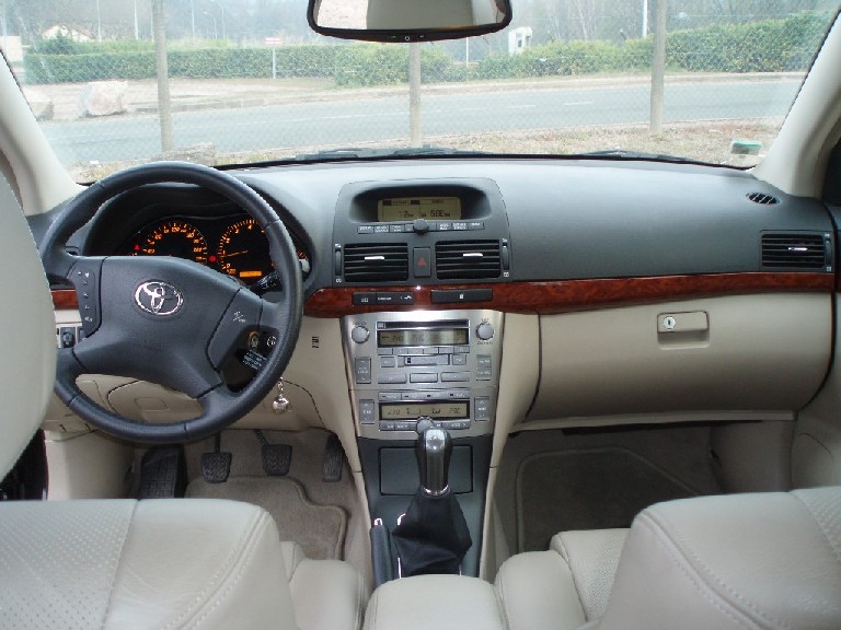 Avensis 2.JPG