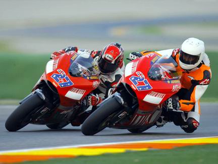 schumacher_vs_mamola_valencia_ducati.jpg