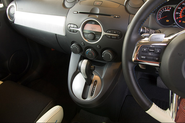 Mazda_2_14.jpg