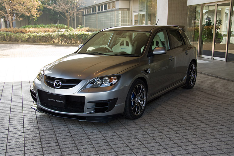 Mazda_3_03.jpg