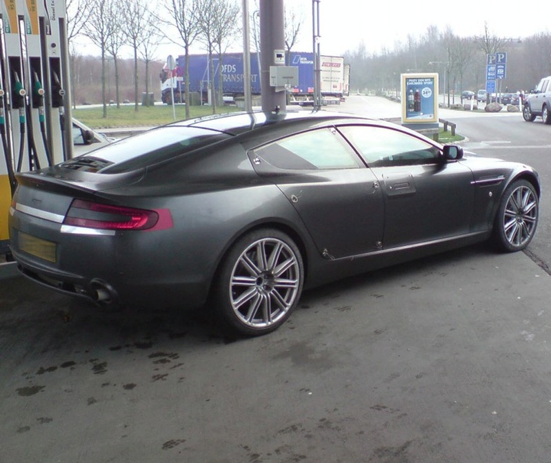 Aston_rapide02.jpg