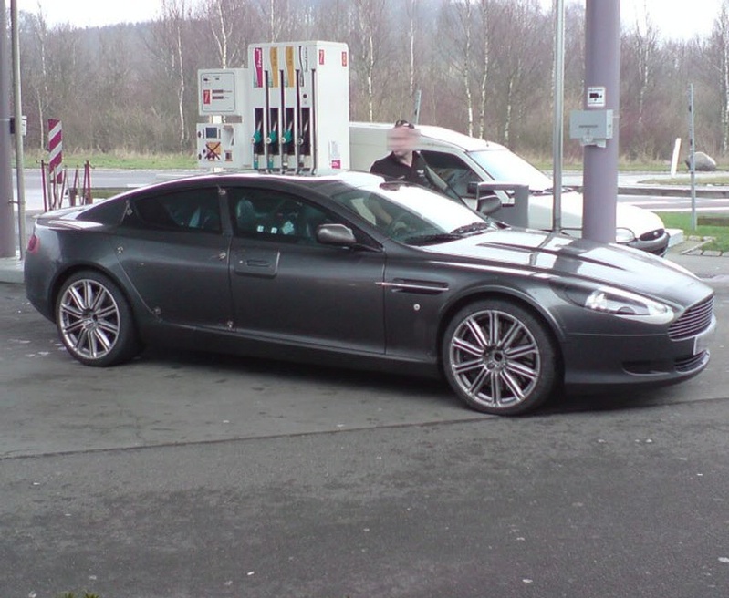 Aston_rapide01.jpg
