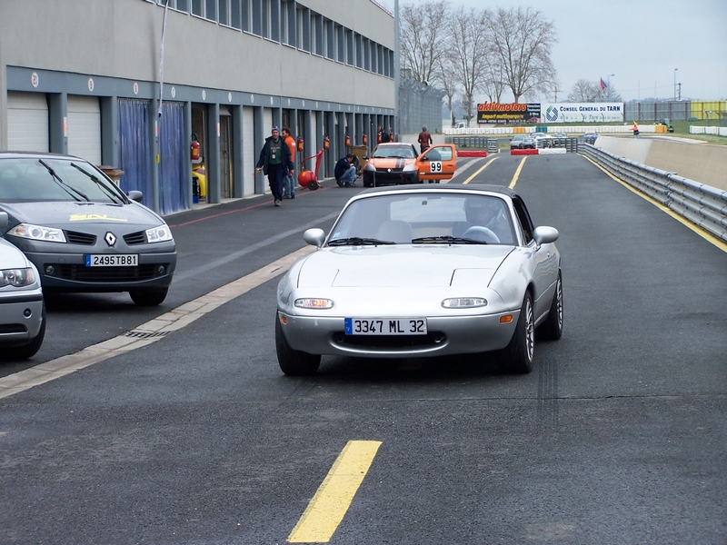 MX 5 PADDOCK 2.JPG
