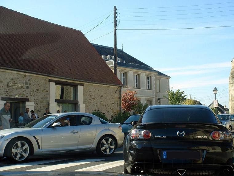 Les 8 bloquent le passage