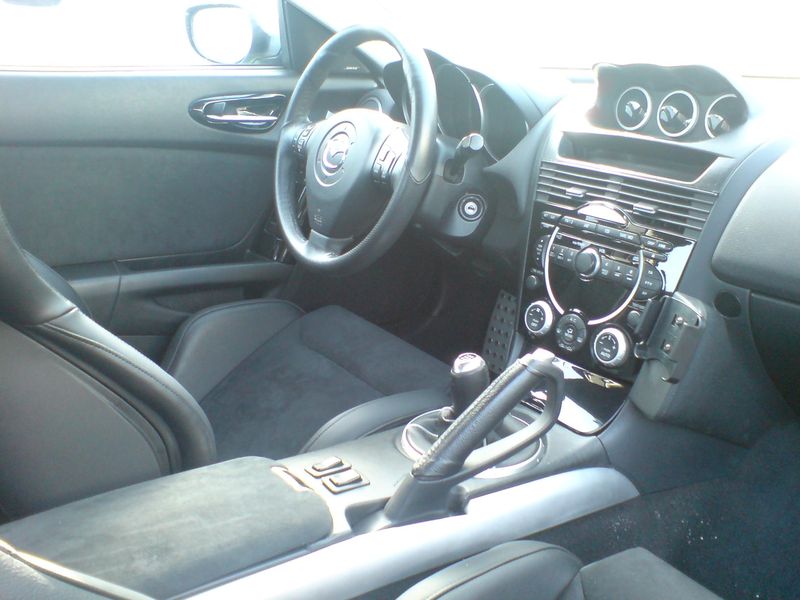 la console avant a subie le meme traitement