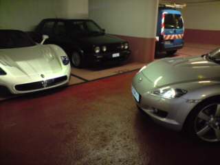 Photo que j'ai prise ce soir dans un parking avec la fabuleuse Maserati ;)