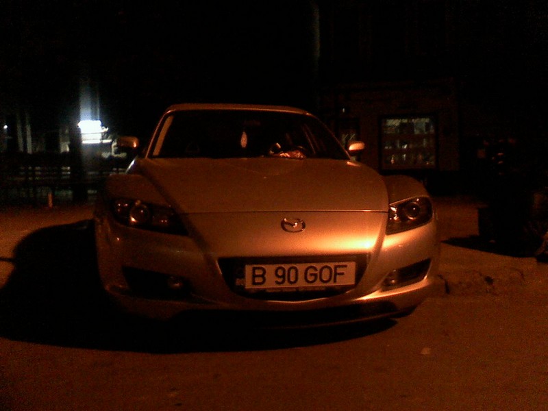 En sortant d'une boîte en centre-ville.. une rx-8 !!!