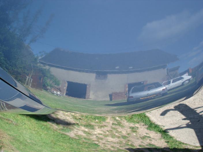 Ma 8 toute propre. On voi même le reflet du batiment dessus!