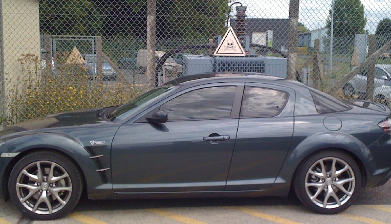 parkingRX8.jpg
