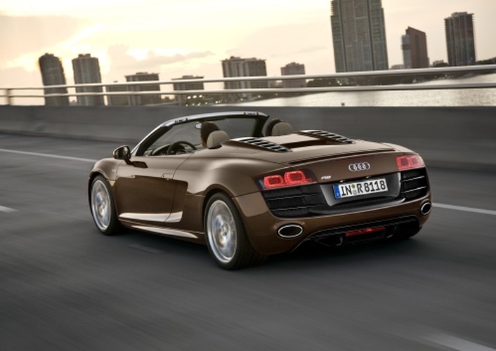 audi-r8-spyder-5.2-fsi-quattro-2009-15.jpg