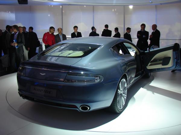 Aston Martin Rapide 2