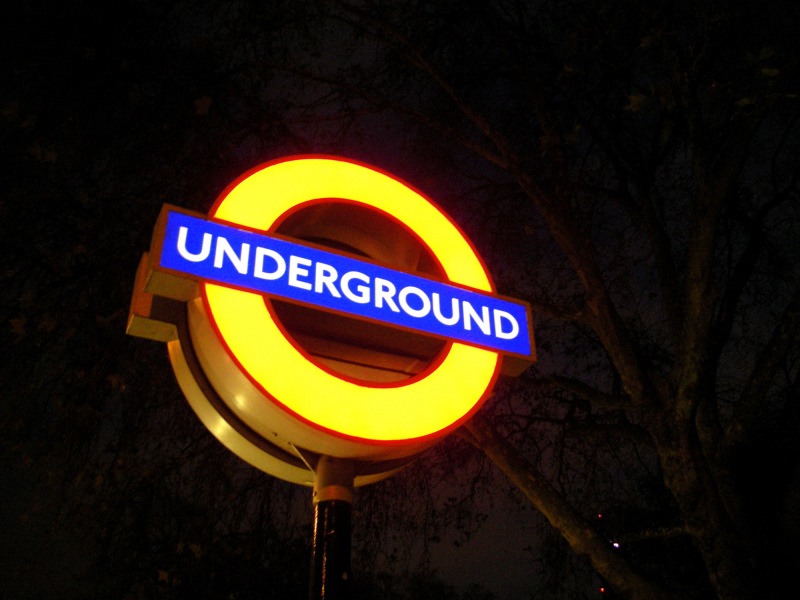 The underground, qu'ils font payé le prix fort : £4 l'allé, £100/mois pour ceux qui s'abonnent...