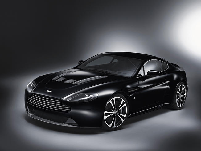aston-martin-v12-vantage-carbon-black-edition.jpg