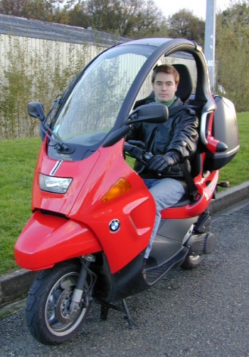 Photo de http://www.lerepairedesmotards.com/essais/essaibmwc1.htm