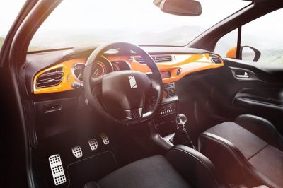 normal_citroen_ds3_racing_2010_15.jpg