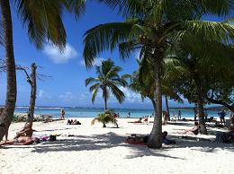 toujours saint anne, c'est la plage la plus touristique de l'ile