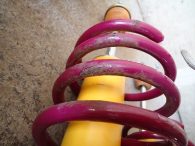 oxydation ressort arriere.JPG (77.67 Kio) Consulté 3441 fois oxydation ressorts arrière