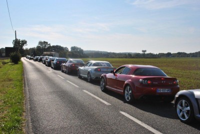 Une queue avant d'entrer dans Maincy.