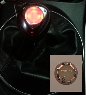 les CI sont dessinés insolés révélés et gravés. Les LED soudées sont des Smd de 3.8 mm. Le circuit est grossièrement poncé pour diffuser la lumière puis retourné dans son emplacement.