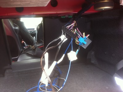 IMG_1383.jpg (144.01 Kio) Consulté 28457 fois cablage coffre