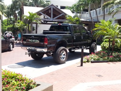 Très pratique pour se garer dans un hôtel. Je comprends pourquoi mon Jeep Cherokee pouvait se garer dans des emplacements pour &quot;Compact Cars&quot;