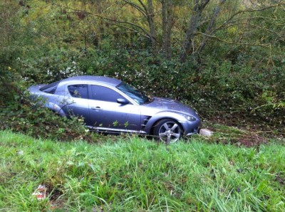 la RX8 en bas du ravin...