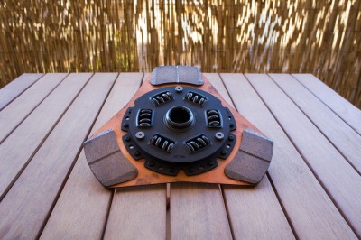 858772_10151299621672647_1124430449_o.jpg (282.08 Kio) Consulté 2788 fois Embrayage