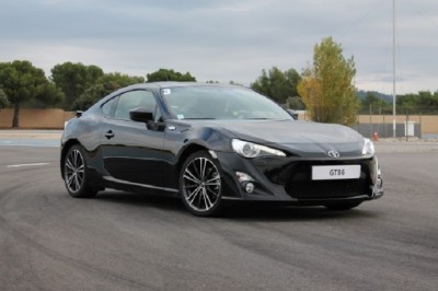 toyota-gt86-noire-576x384.jpg