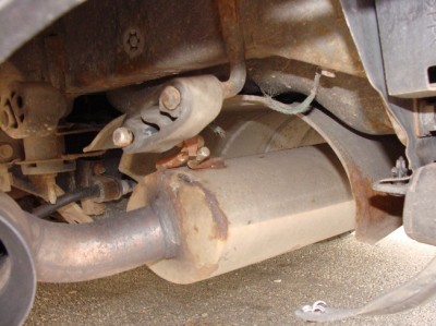 La bouche du pot est enfoncé de près de 15 cm