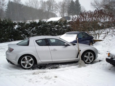 RX8 parcage à Espace volcan.JPG