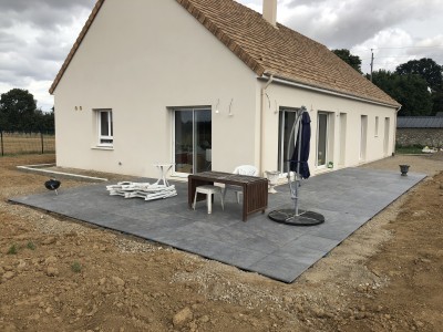 La terrasse pour les futurs barbecue avec les copains.