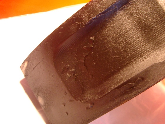 Le carbone qui pèle de la surface du rotor