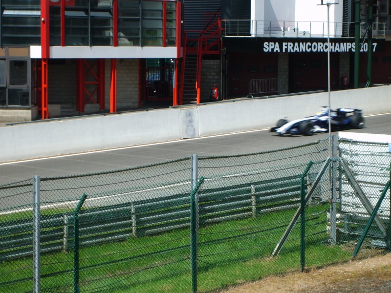 S5001811.jpg