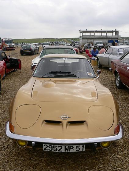 une rare belle Opel GT !