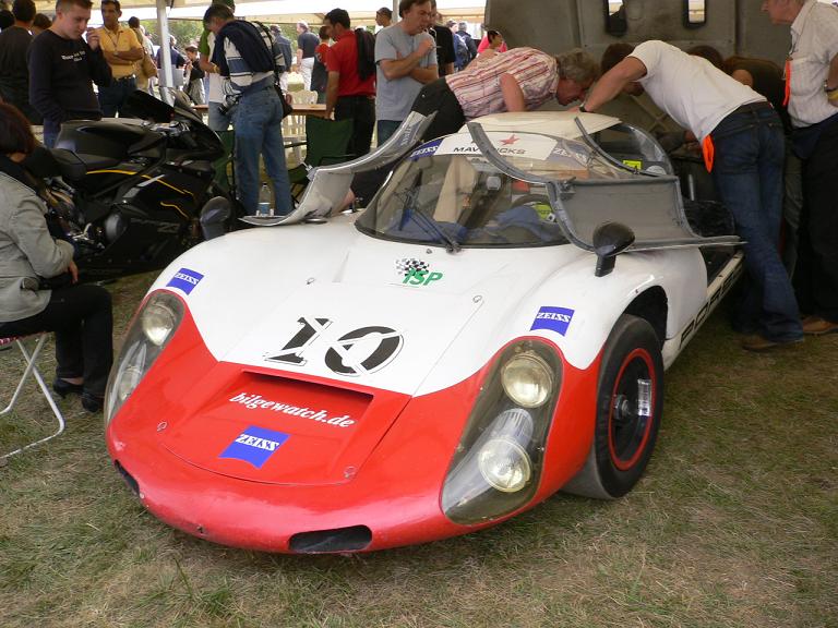 alors c'est quoi ? je dirais bien Porsche non ?
