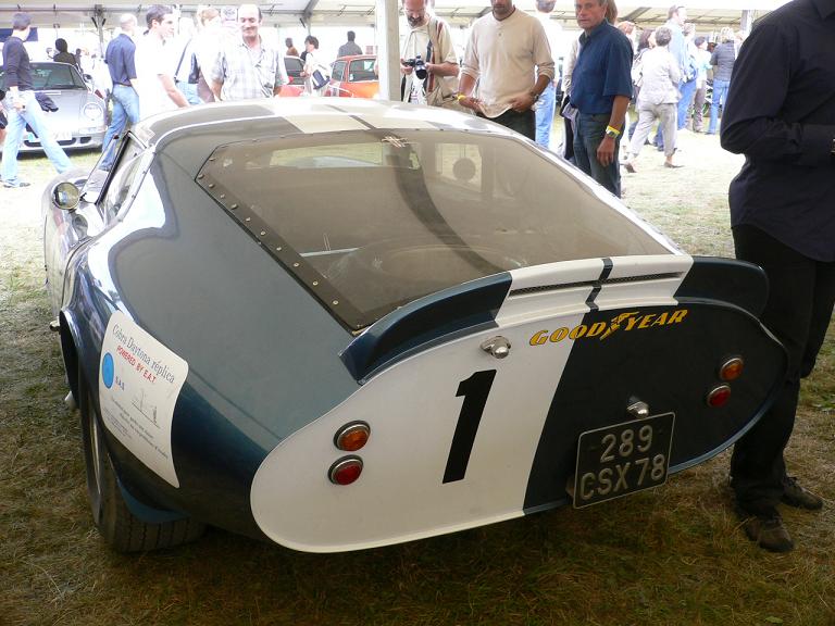 une rare Cobra Daytona....réplica ;)
