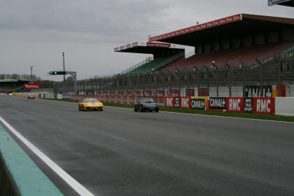 F430 SCUDERIA  chasse Porsche.JPG