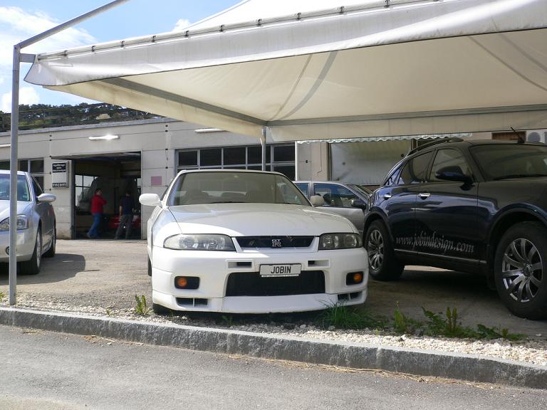 le fameux garage Jobin et une Skyline R33 !!!!