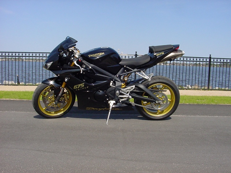 Daytona675RiversideWithoutFenderOrReflectors.jpg