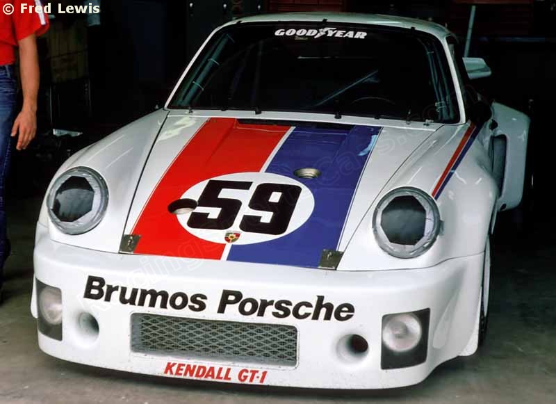 Son plus grand jour de gloire (elle gagne les 24 heures de Daytona 1975.jpg