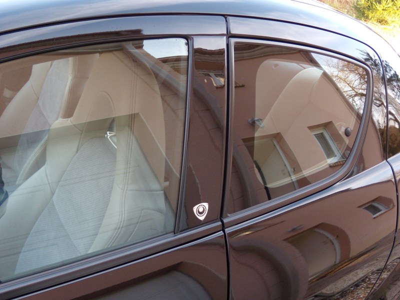 le B-pillar appliqué.....tjs le meme fournisseur...rx8strakes...