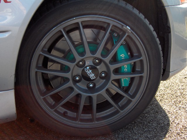 Gros freins sur Evo VIII MR toutes spécifications A-Spec Japan et 346 ch sous le capot......Très efficace !