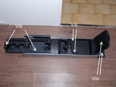 Emplacement Vis Console centrale.JPG