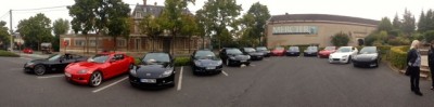 Un beau groupe 8 devant un établissement réputé du coin... (2 intrus ont été tolérés)... Photo à l'arrache avec l'iPhone4S comme d'habitude (merci iOS6 et les panoramiques)...