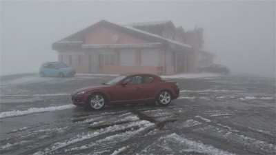 Un peu de neige fraîche au col