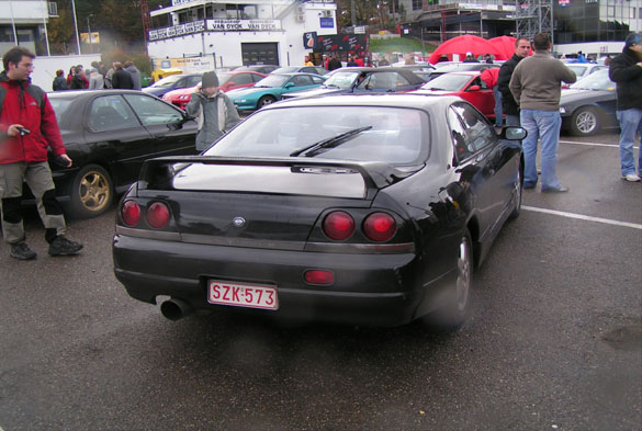 r32 noir.jpg